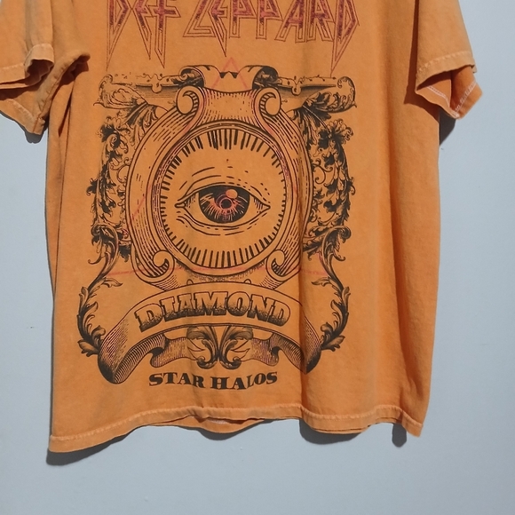 Def Leppard Light Orange T-shirt. Size Large. - Picture 3 of 11